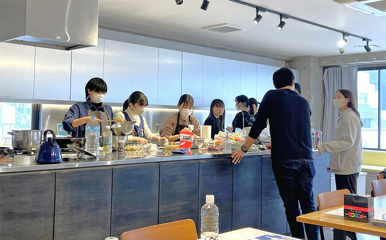 新卒採用とイベント強化で、4年で従業員とリフォーム売上が2.5倍に :...