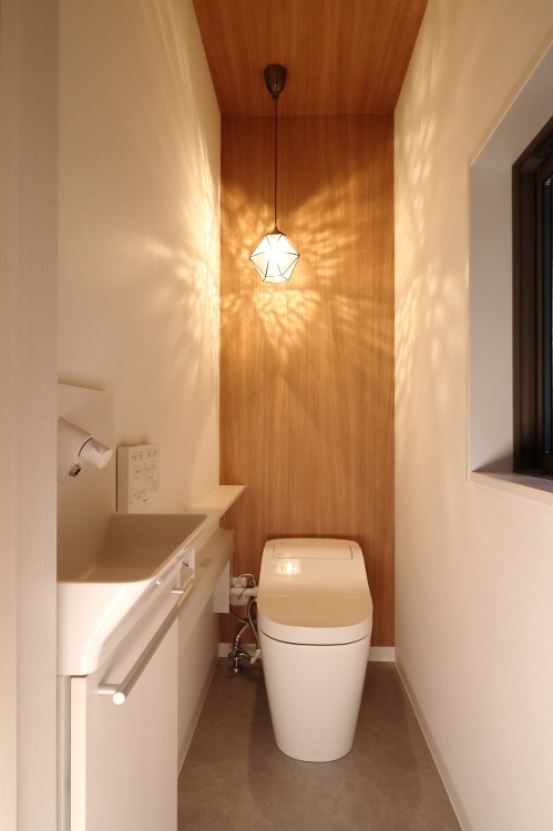 光の演出でスタイリッシュにトイレリフォーム！?京都市山科区K様邸? |...