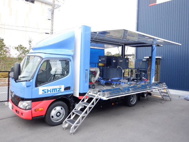 車載型の移動式プラントでロックウール吹付け作業を機動的に消化 | 企業...