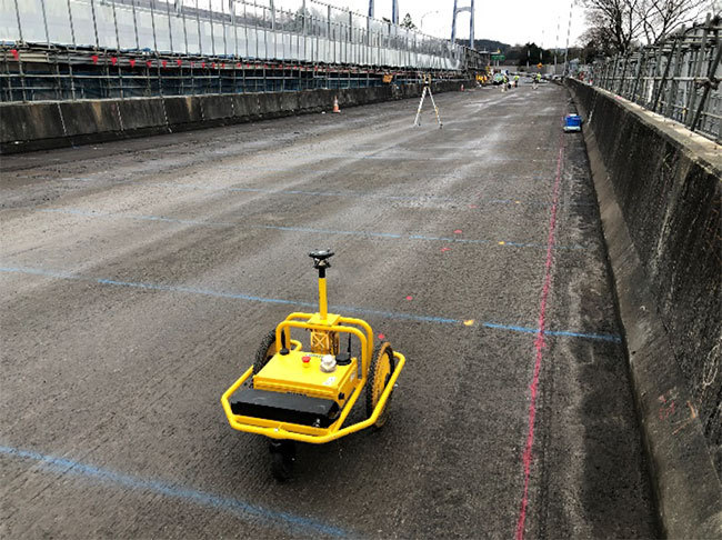 ロボットで床版更新工事のマーキング作業を効率化 | 企業情報 | 清水...