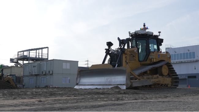 自律施工型ブルドーザー「Smart Dozer」による盛土工事の実証施...