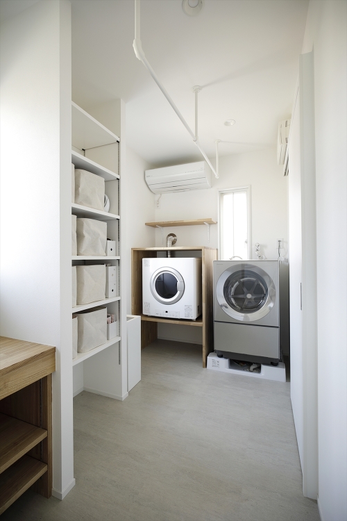 ランドリールーム拝見!洗濯動線を工夫して、部屋干しもラクラク♪ | リ...