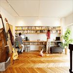 好きな本を手にとる喜び。リノベでつくった「書庫のある家」 | リノベー...