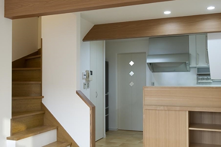 天窓をあけ、明るく開放的なお部屋に | リノベーション・リフォーム・新...