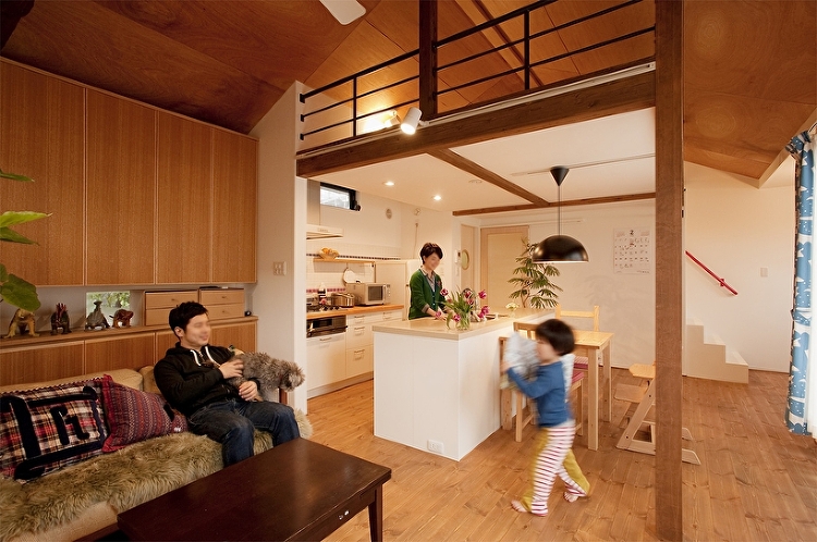 古いお家を思いきり楽しむ。光あふれる元気な住まい | リノベーション・...