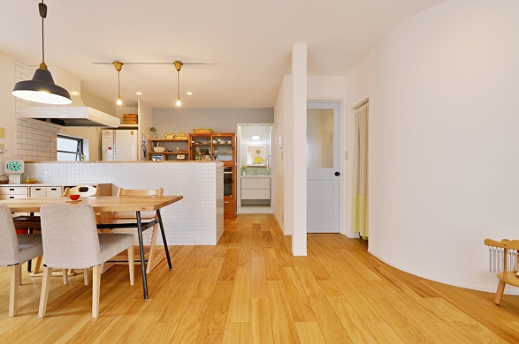 家族の愛に包まれて… 夢を育むナチュラルハウス | リノベーション・リ...