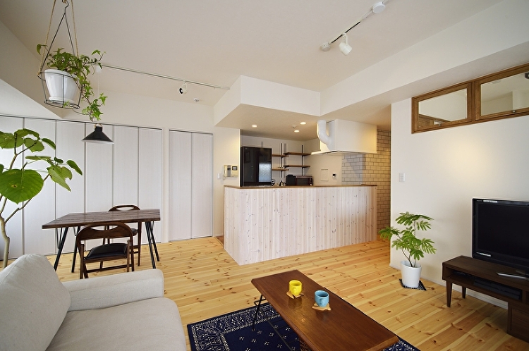 光と風が通るナチュラルな大空間。収納たっぷりの快適な住まい | リノベ...