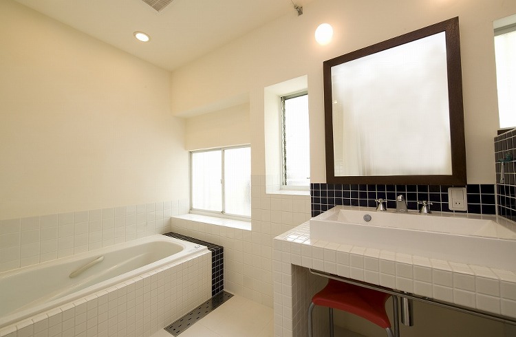 広くて明るいお風呂へのリフォーム | リノベーション・リフォーム・新築...