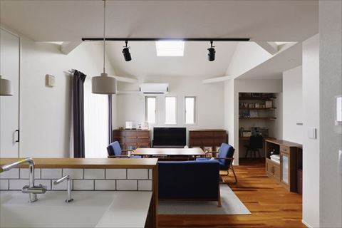 シックなテクスチャーに包まれて暮らす | リノベーション・リフォーム・...