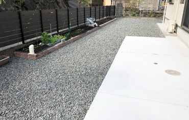 鹿児島市のフェンス＆防草施工事例｜Ｔ様邸｜手のかからない庭【リビングプ...