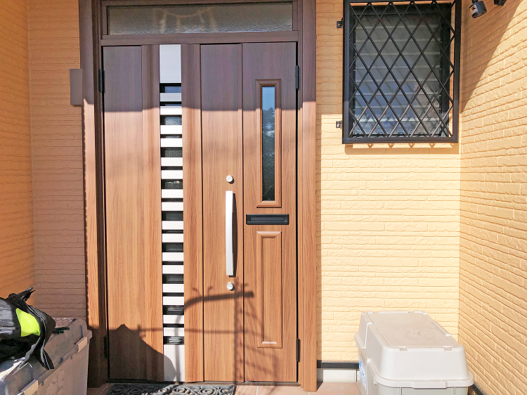 鹿児島市 玄関ドア・内窓リフォーム 施工事例 ｜H様邸｜ 【リビングプ...