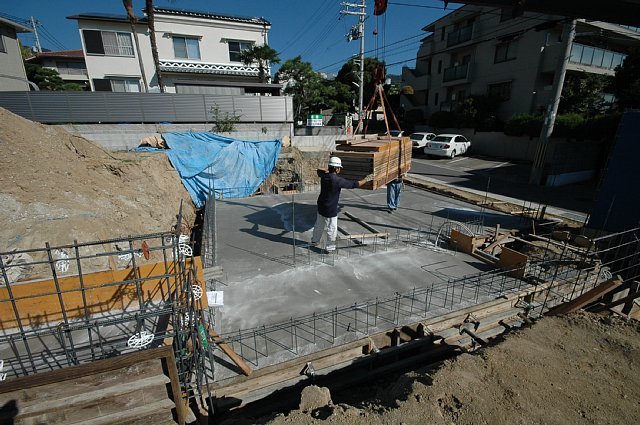 底盤のコンクリートが打設し終わりました＠神戸住吉本町・御影 | 土壁・...