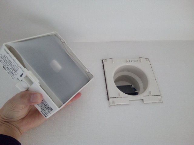 24時間換気の給気口に花粉対策用の網をセットしてみました! | 土壁の...