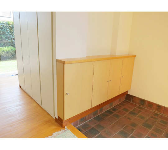 奥行のない下駄箱収納 | オーダー家具のトータルリビング ユウキ