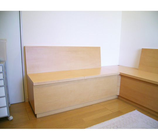シンプルなデザインのベンチ収納 | オーダー家具のトータルリビング ユ...