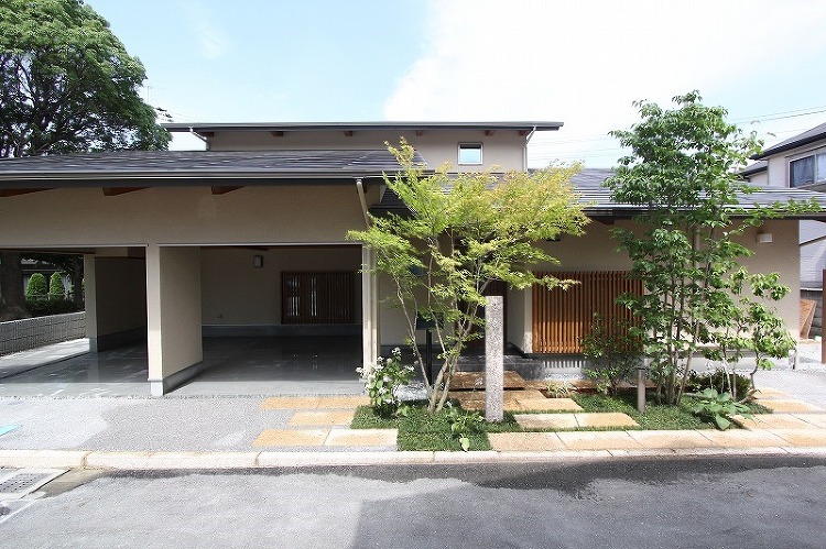 収納たっぷりの家、完成写真の撮影に。 | 大阪の注文住宅、木の家の工務...