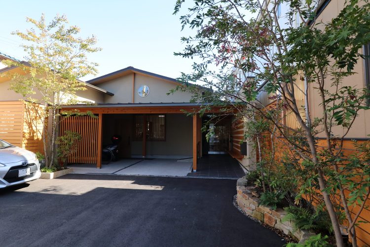 木の香りに包まれて過ごすデイサービス施設 ?ケーブルテレビの撮影に? ...