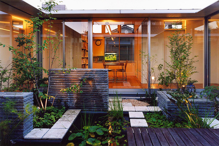 空庭舎 | 空中庭園のある家・ 中庭 のあるロの字型の家 | （株）結...