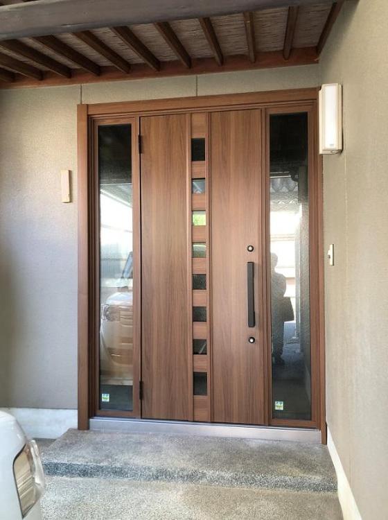 玄関リフォーム│引き戸から片開きの玄関ドアへ【ユニテ】富山のリフォーム...