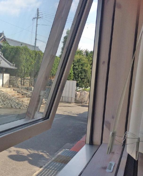 4重ガラス木製窓で木造住宅の壁相当の断熱性 | 日経 xTECH（クロ...