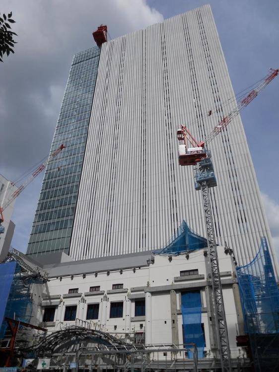 建て替え進む歌舞伎座、昔はこんな建物だった | 日経クロステック（xT...