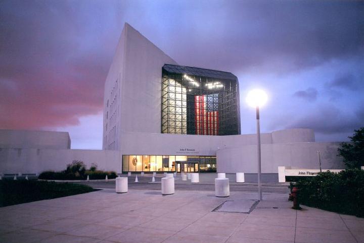 プリツカー賞式会場でも爆発、米ボストンで | 日経クロステック（xTE...