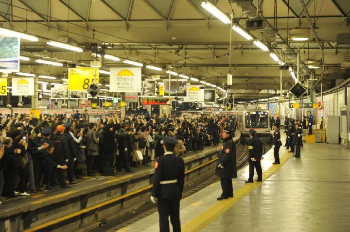 東横線渋谷駅、未明の大引っ越し4時間 | 日経クロステック(xTECH...