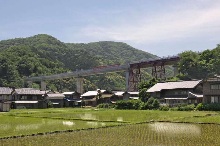 余部鉄橋「空の駅」 受け継いだ歴史とスゴイ眺望 | 日経クロステック（...