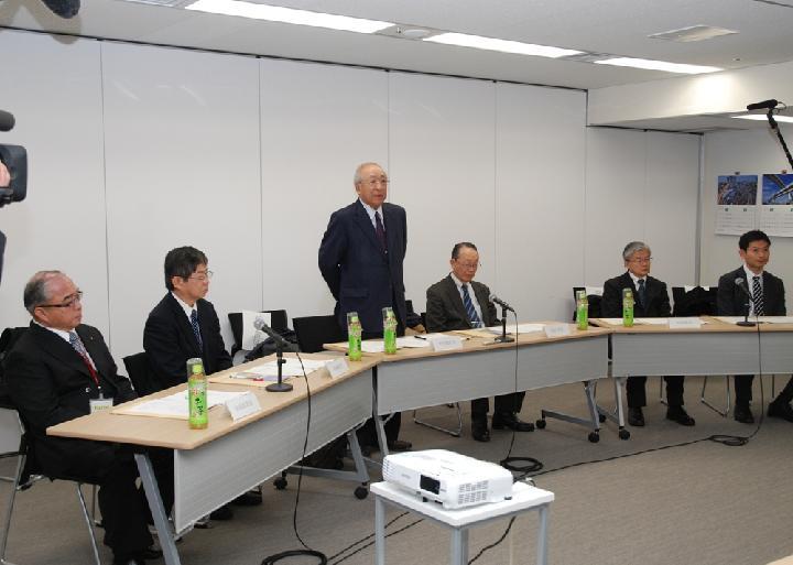 首都高火災、現場に消防法の規定超える危険物 | 日経クロステック(xT...