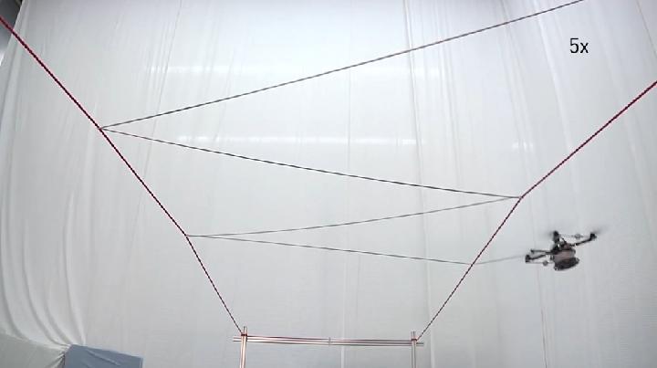 3Dプリンター的! 小型ヘリコプターで建物をつくる | 日経クロステッ...