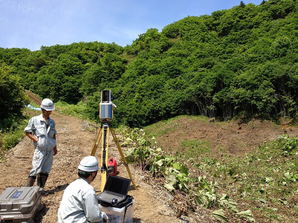 点群データを設計に生かせ！ 草刈りせずに地表面計測も | 日経クロステ...