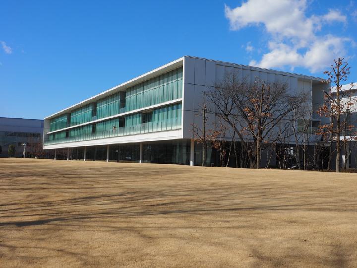 ソースZEB確実!太陽光エネルギーだけで稼働する大林組技研本館 | 日...