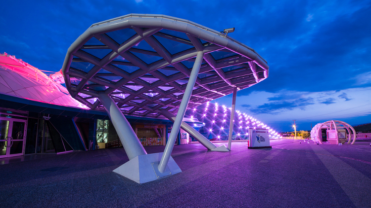 トルコに蝶が舞う、ラチスシェル構造のドーム | 日経クロステック（xT...