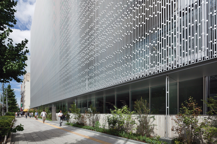 オフィスビルで日本初のLEED-CSプラチナ認証 | 日経クロステック...
