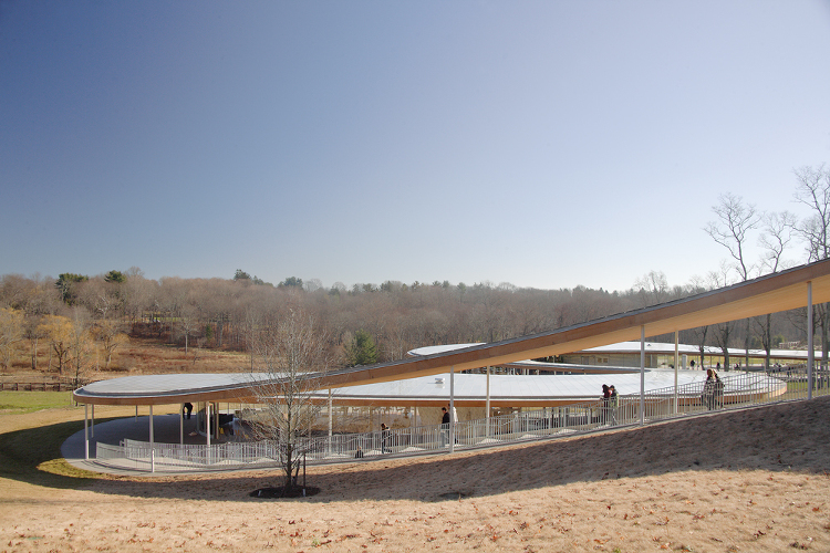 牧歌的風景に浮かぶ川のような瞑想空間 | 日経クロステック（xTECH...