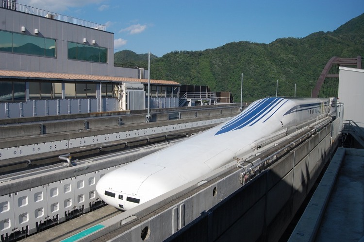 着地は飛行機のように、リニア走行動画 | 日経クロステック(xTECH...