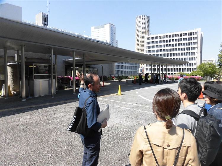 村野の名作、目黒区庁舎が生んだ「建築ツアーの輪」 | 日経クロステック...