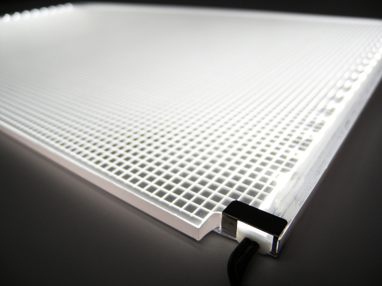 LEDを導光板に埋め込んだ面発光ユニット | 日経クロステック(xTE...
