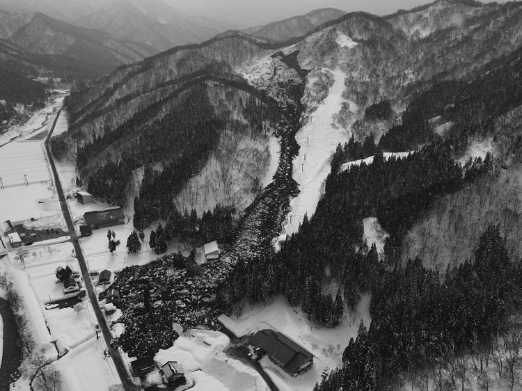 スキー場跡の土砂災害、富山県が29億円で対策工事 | 日経クロステック...