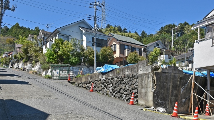 土砂で崩壊した市街地の日常 | 日経クロステック（xTECH）