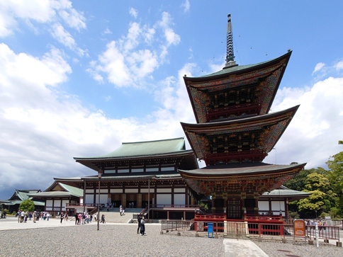 成田山新勝寺で建築見学！関東屈指の建築パワースポットをレポート | ト...