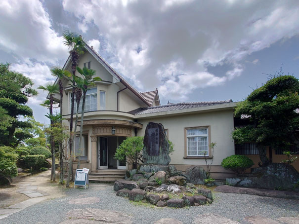 福山「福寿会館」昭和初期に建てられた洋館のカフェをレポート | トーキ...