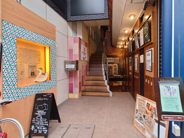 中延「隣町珈琲」商店街の中に建つブックカフェ&ギャラリーをレポート |...
