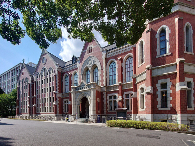 三田「カフェ八角塔」慶應義塾大学の旧図書館にできたカフェをレポート |...
