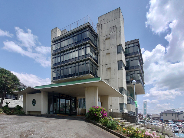 館林「館林市民センター」住宅街に聳える名建築 旧市庁舎をレポート | ...