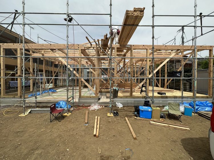 茨城県古河市・スタイリッシュな木造平屋建て新築住宅の上棟-山中建設工業...