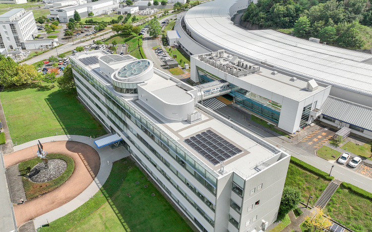 中央管理棟・給水施設棟他外壁及び防水改修工事(理化学研究所) | 太陽...
