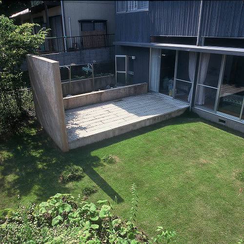 中庭型「原っぱ」のある家|水谷嘉信建築設計事務所