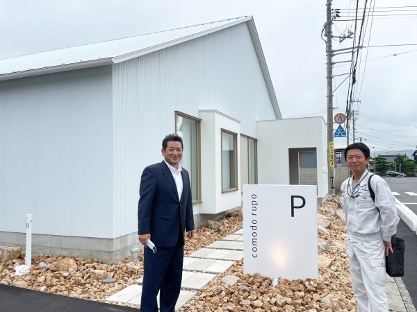 【建設】宇部市厚南の美容院コモドルポさま、明日8/24移転オープンです...