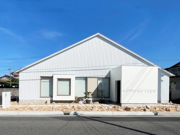 【建設】建設事業部施工例に美容院『comodo rupo コモドルポ』...